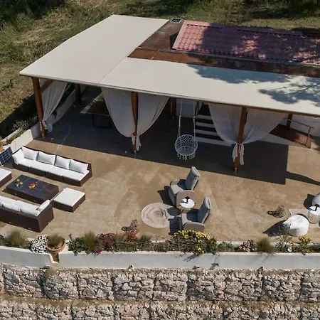 Lakka Hill House * Vasilikí